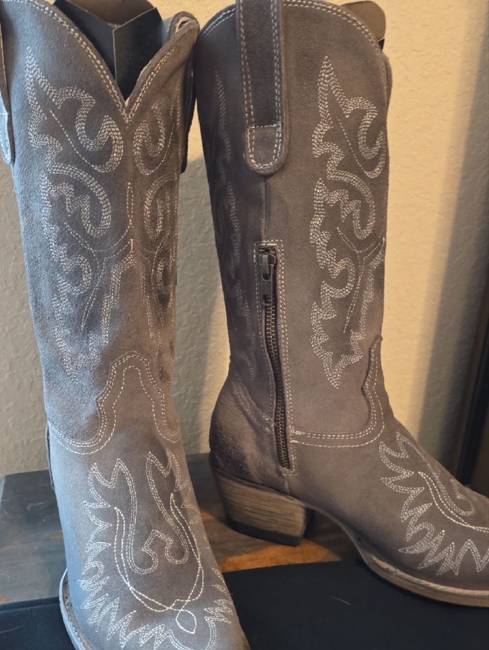 Freebird Wilson Size 8 Gray Suede Weatern Boot - Picture 4 of 6